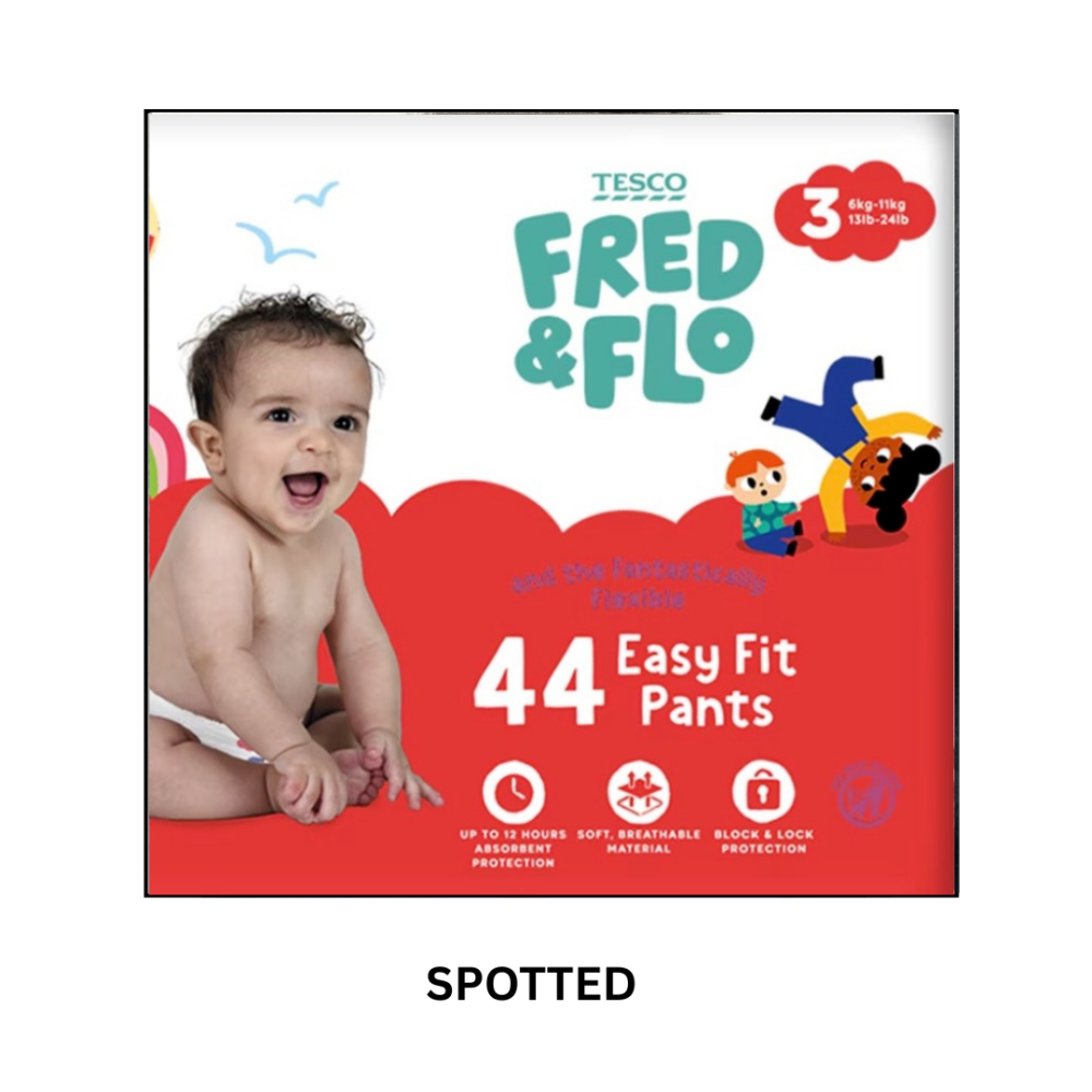 BABY IN SITTING POSE MODELLING NAPPIES